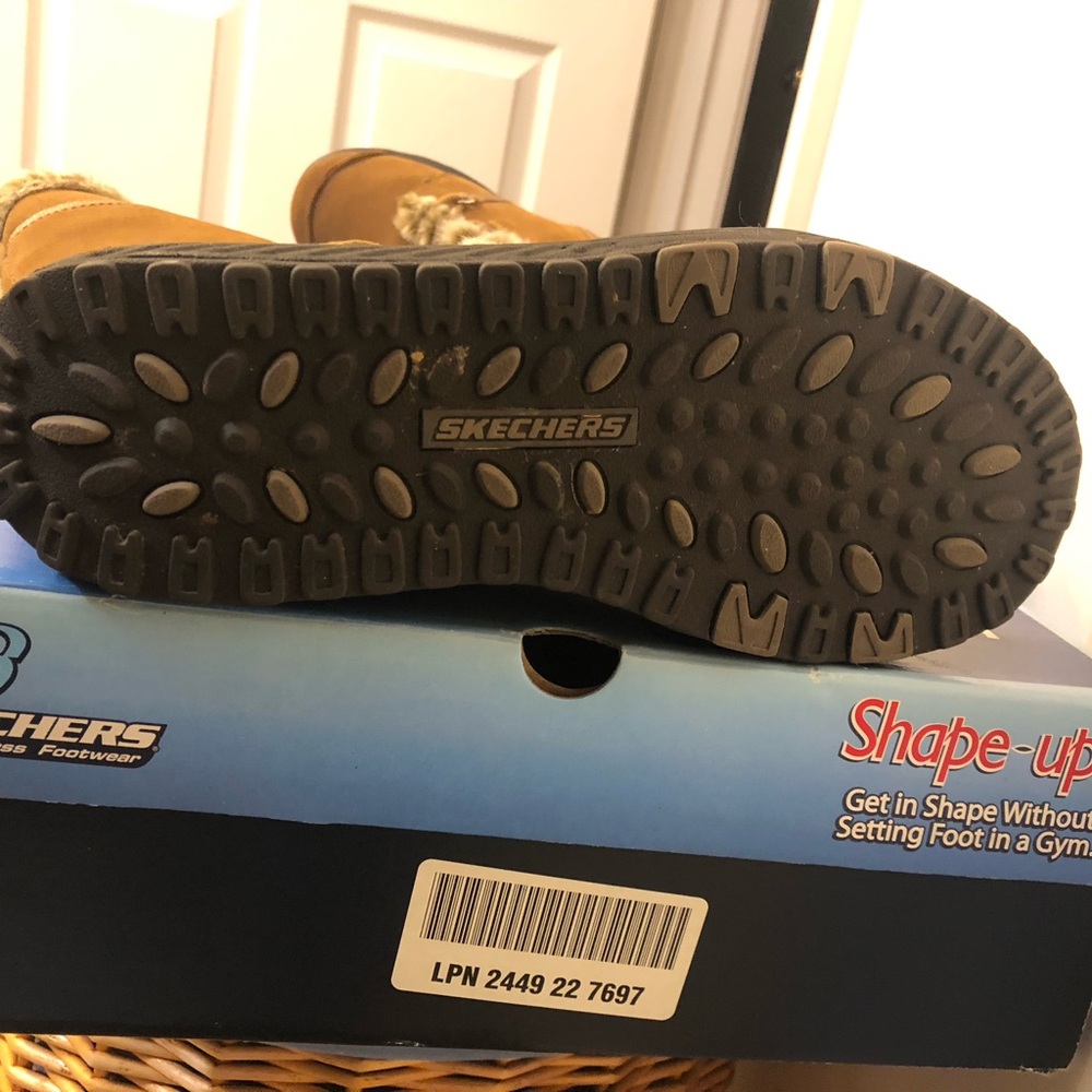 Skechers Shape Ups Fur-Lined Winter Boots - Picture 12 of 14
